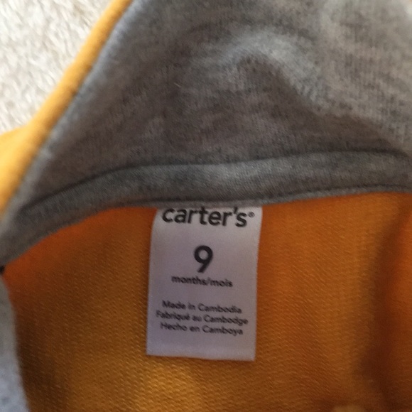 Carter’s 9 month zip up hoodie and jacket - Picture 8 of 8